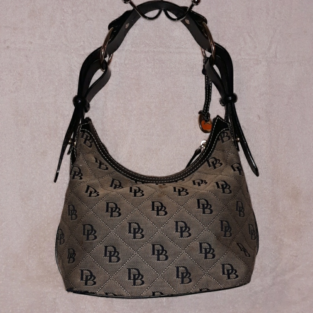 Dooney and Bourke purse - Picture 2 of 8